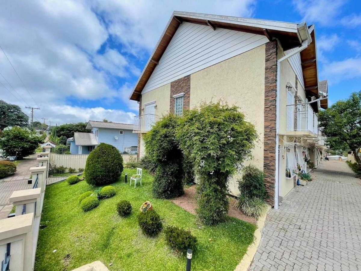 Casa Triplex 3 Dorm A 6Qd Rua Coberta Canela Exterior photo
