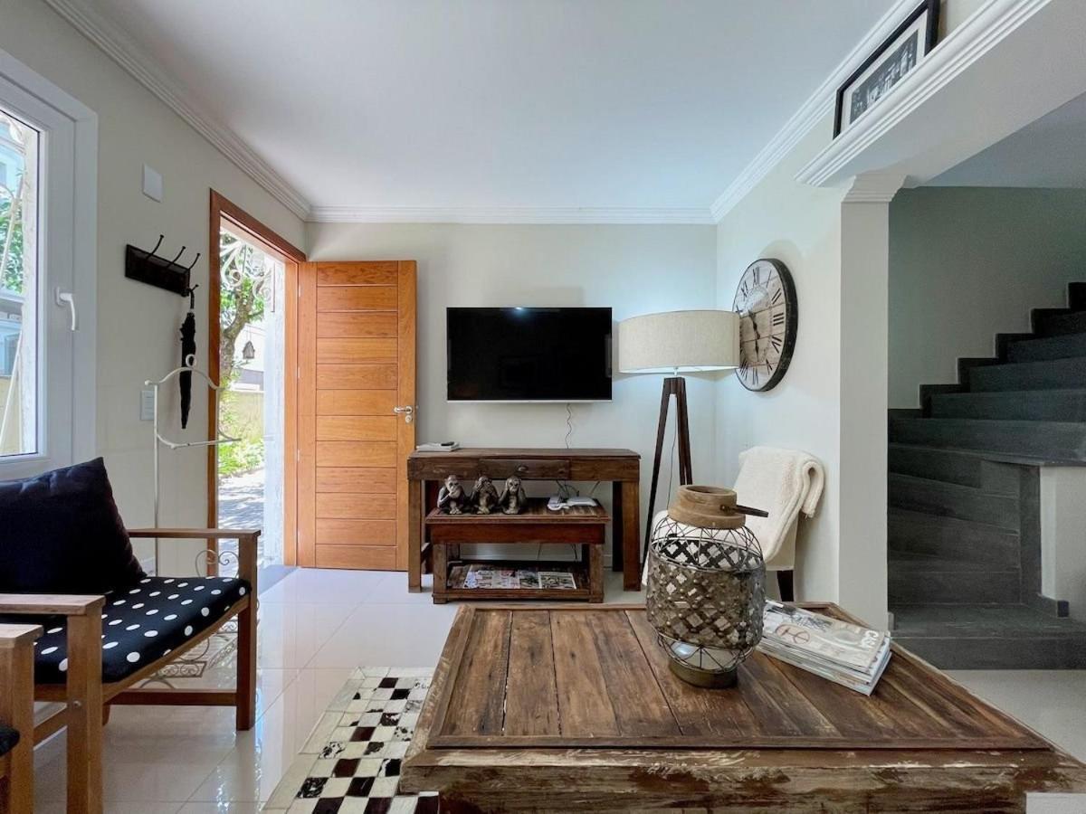 Casa Triplex 3 Dorm A 6Qd Rua Coberta Canela Exterior photo